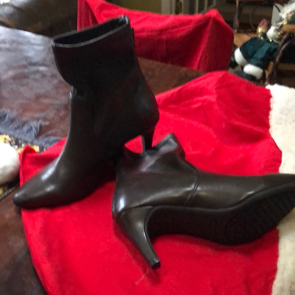 Aero soles brown ankle boots
